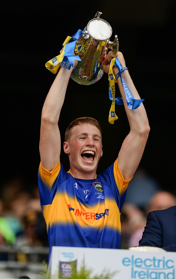 Tipperary captain Brian McGrath lifts the cup after the Electric Ireland GAA Hurling All-Ireland Minor Championship Final between Limerick and Tipperary in Croke Park, Dublin. Photo by Seb Daly/Sportsfile